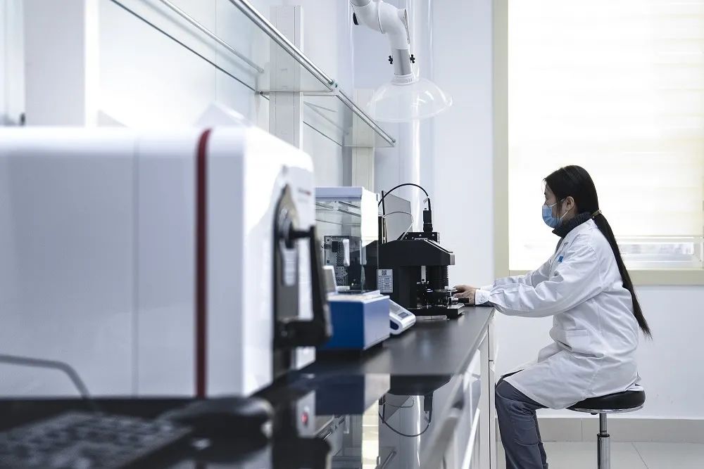 O laboratório de Shinmade passou com sucesso na revisão de vigilância do CNAS